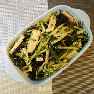 腐竹拌木耳的做法步骤：9