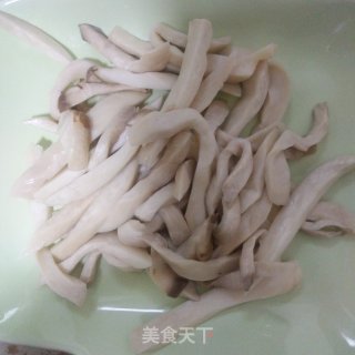 杏鲍菇炒芹菜的做法步骤：4