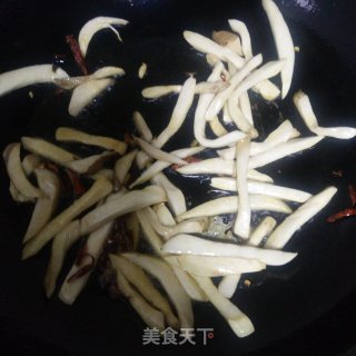 杏鲍菇炒芹菜的做法步骤：6