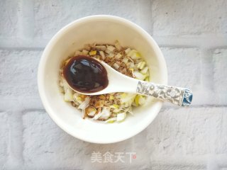 用物美价廉的杏鲍菇来做个比肉都好吃的一年四季都可以吃的快手凉拌菜开胃健脾凉拌菜的做法步骤：4