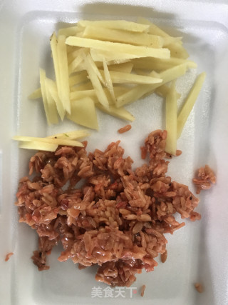青椒炒鸡珍的做法步骤：3