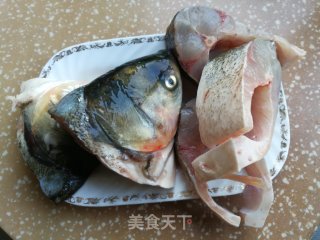 鲢鱼炖豆腐的做法步骤：2