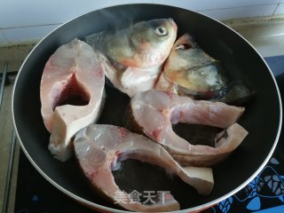 鲢鱼炖豆腐的做法步骤：3