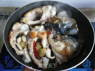 鲢鱼炖豆腐的做法步骤：4