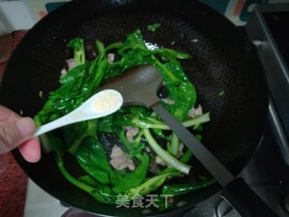 快手小炒木耳炒芥蓝笋的做法步骤：9