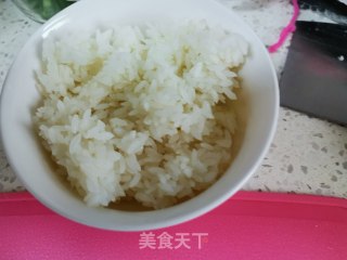 剩饭鸡蛋饼的做法步骤：2