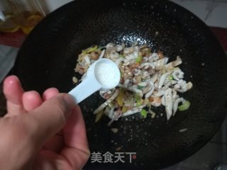 快手小炒沙姜炒鱿鱼的做法步骤：8