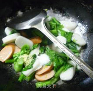 油菜蕻玉米热狗肠炒年糕的做法步骤：10