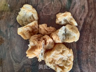 油豆腐焖肉的做法步骤：2