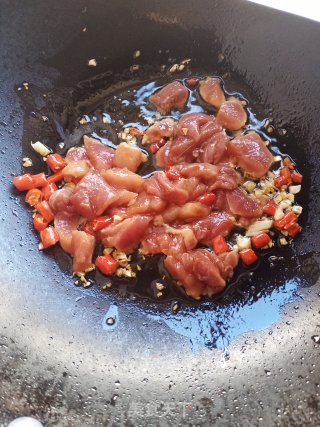 油豆腐焖肉的做法步骤：5