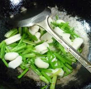 芹菜炒荸荠的做法步骤：9