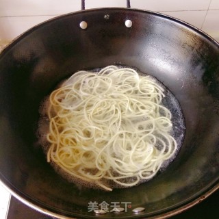 葱油面的做法步骤：2