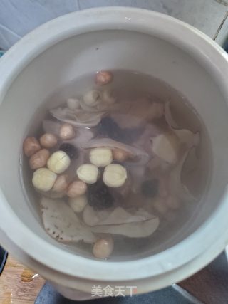 海底椰炖瘦肉的做法步骤：3
