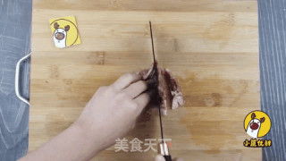 番茄牛肉烩饭，酸甜软糯有营养的进口宝贝生鲜「小鹿优鲜」的做法步骤：2