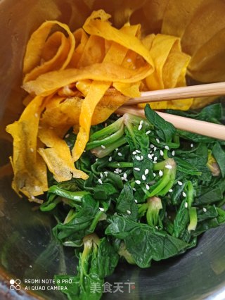 蛋皮拌菠菜的做法步骤：5