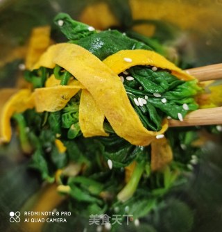 蛋皮拌菠菜的做法步骤：6