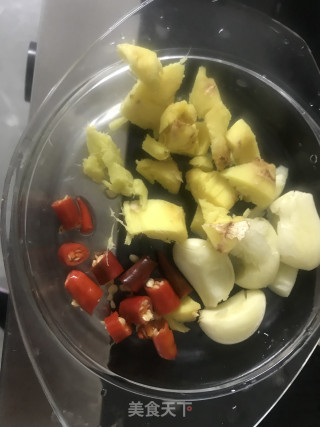 砂锅焖鱼的做法步骤：3