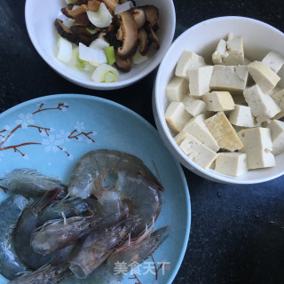 鲜虾白菜豆腐汤的做法步骤：3
