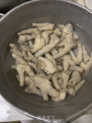 泡椒凤爪的做法步骤：5