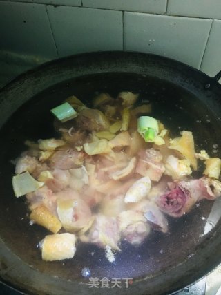 猴头菇炖大公鸡的做法步骤：3