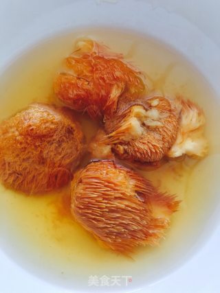 猴头菇炖大公鸡的做法步骤：5