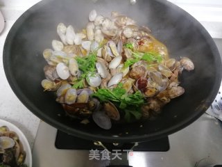 蒜蓉炒花甲的做法步骤：5