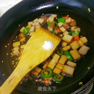 辣椒炒鸡蛋干的做法步骤：5