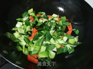 黑木耳炒乌菜的做法步骤：3