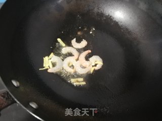 虾仁蘑菇豆腐汤的做法步骤：3