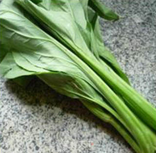 油菜蕻炒蟹味菇的做法步骤：2