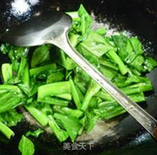 油菜蕻炒蟹味菇的做法步骤：6