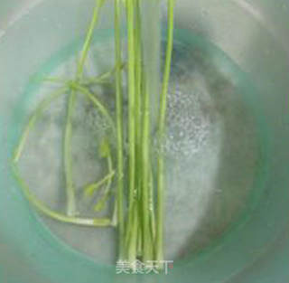 芹菜猪肺炒年糕的做法步骤：4