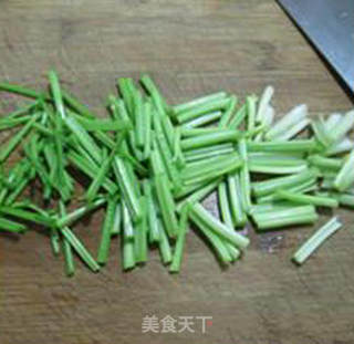 芹菜猪肺炒年糕的做法步骤：5