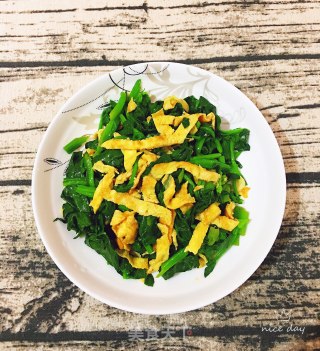 蛋皮菠菜的做法步骤：9