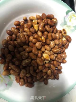 油煎花生米的做法步骤：4