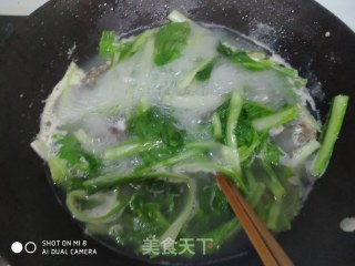 冬日暖汤  小白菜骨头汤的做法步骤：4
