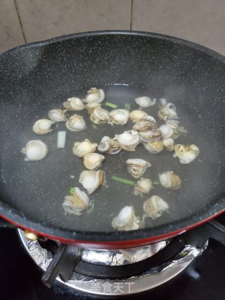 芹菜拌扇贝的做法步骤：4