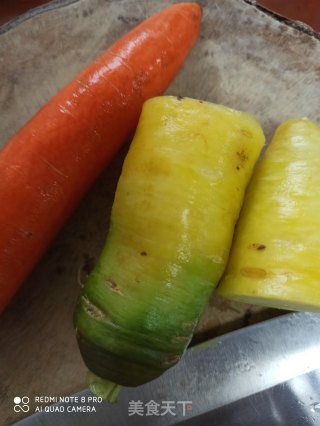 菠菜拌胡萝卜丝的做法步骤：2