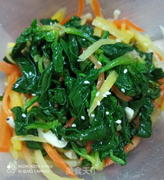 菠菜拌胡萝卜丝的做法步骤：4