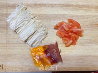 番茄金针菇（减肥餐）的做法步骤：1