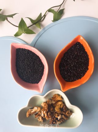 黑芝麻核桃糊的做法步骤：1