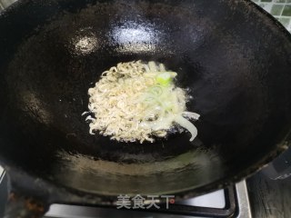 虾皮炒油菜的做法步骤：3