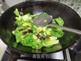 虾皮炒油菜的做法步骤：5