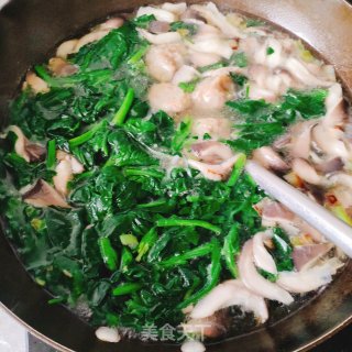 鱼丸菠菜蘑菇面的做法步骤：6