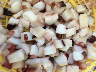 葱香鱿鱼饼的做法步骤：1