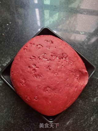 红玫瑰馒头的做法步骤：2