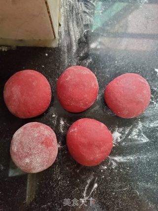 红玫瑰馒头的做法步骤：4
