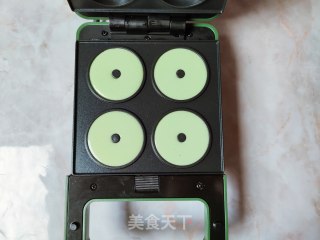 圣诞节甜甜圈的做法步骤：4