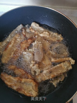 酥炸刀鱼的做法步骤：6