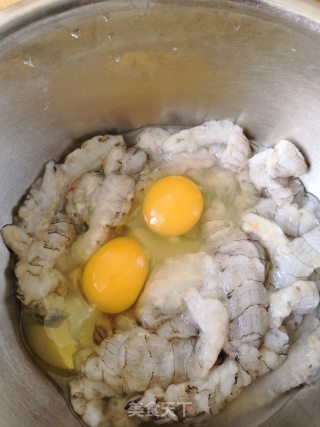 皮皮虾肉炒鸡蛋的做法步骤：2